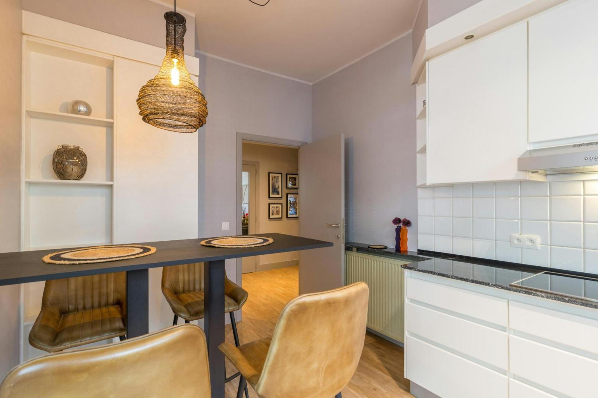 Ferienwohnung mit 2 Schlafzimmern, 1 Kingsize-Bett und 1 Einzelbett